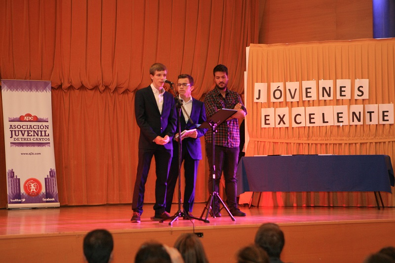 premios jovenes excelentes 2017